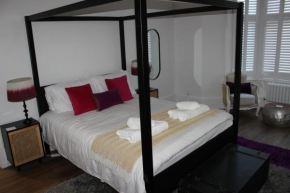 King Charles Family House & Hot Tub